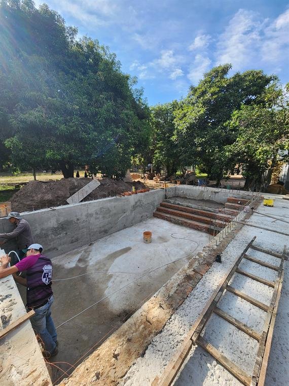 Piscina con borde de laja · Proceso